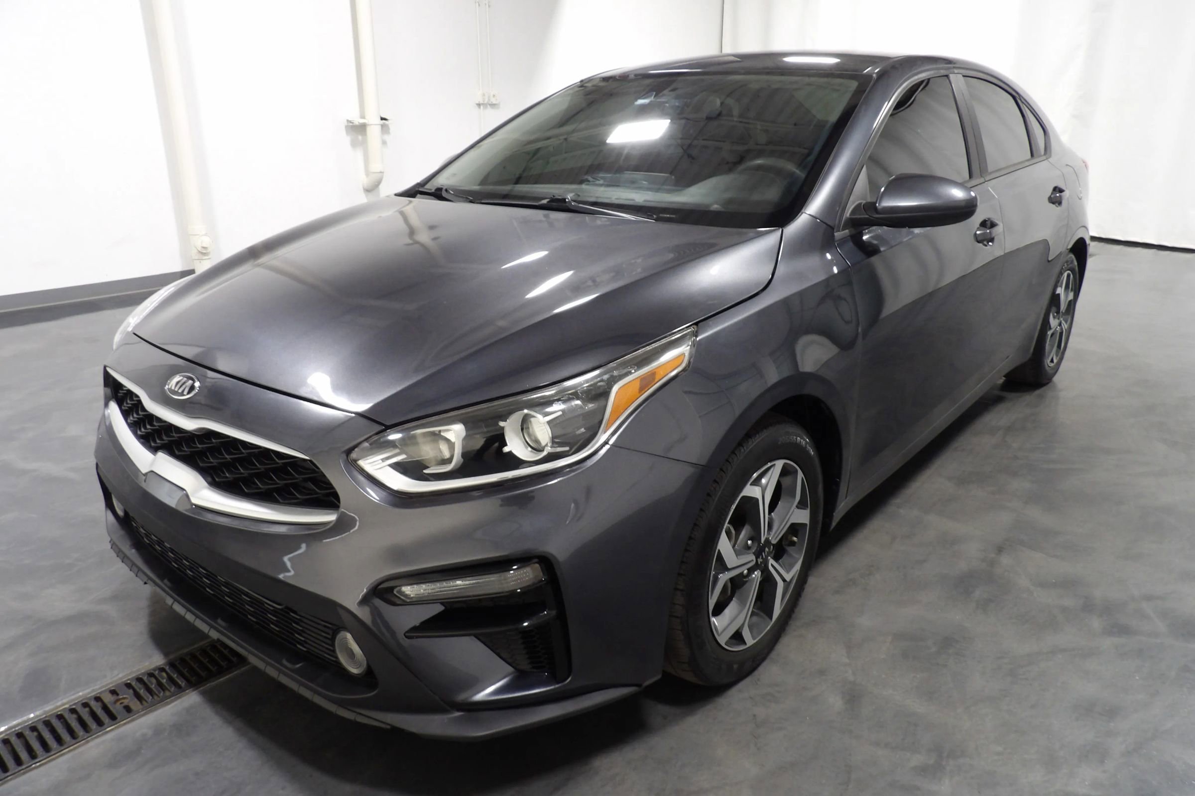 Used 2021 Kia Forte LXS FWD image 3