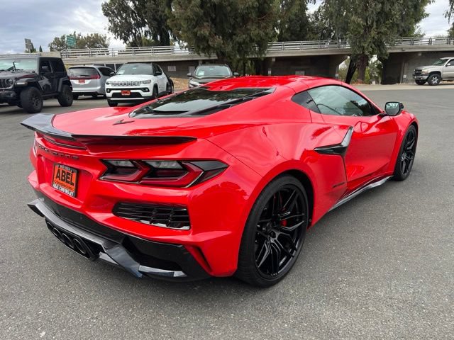 Used 2025 Chevrolet Corvette Z06 RWD image 8