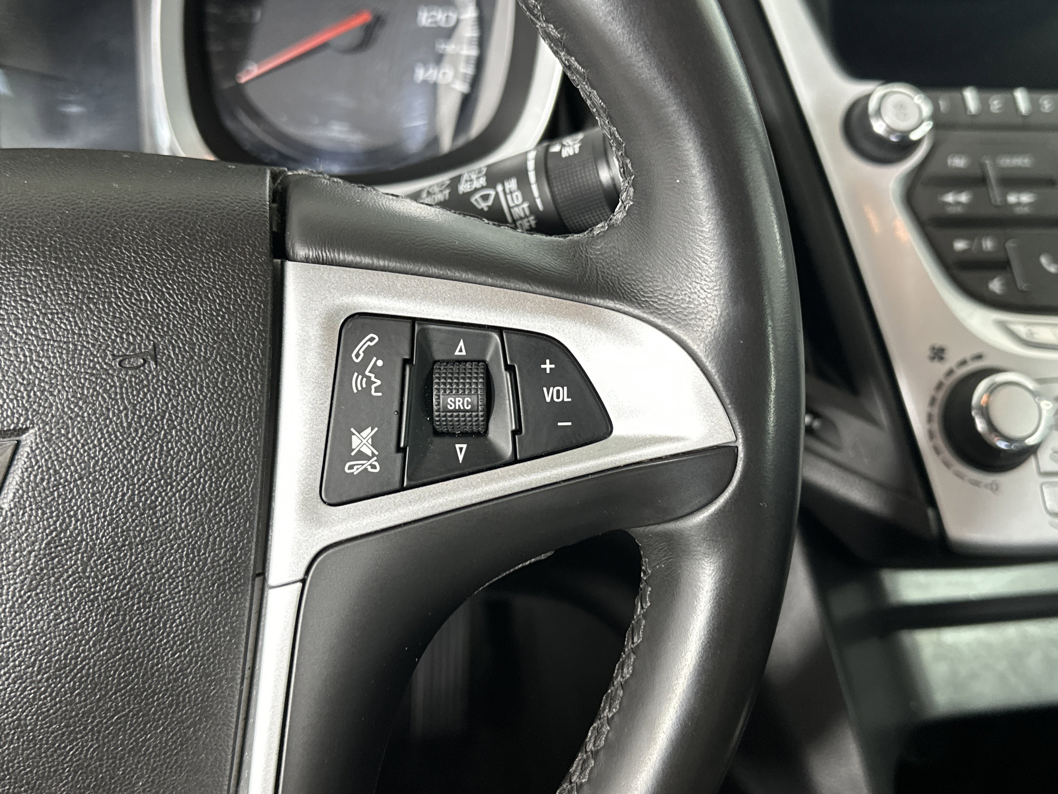 Used 2015 Chevrolet Equinox LT w/ Driver Convenience Package image 27