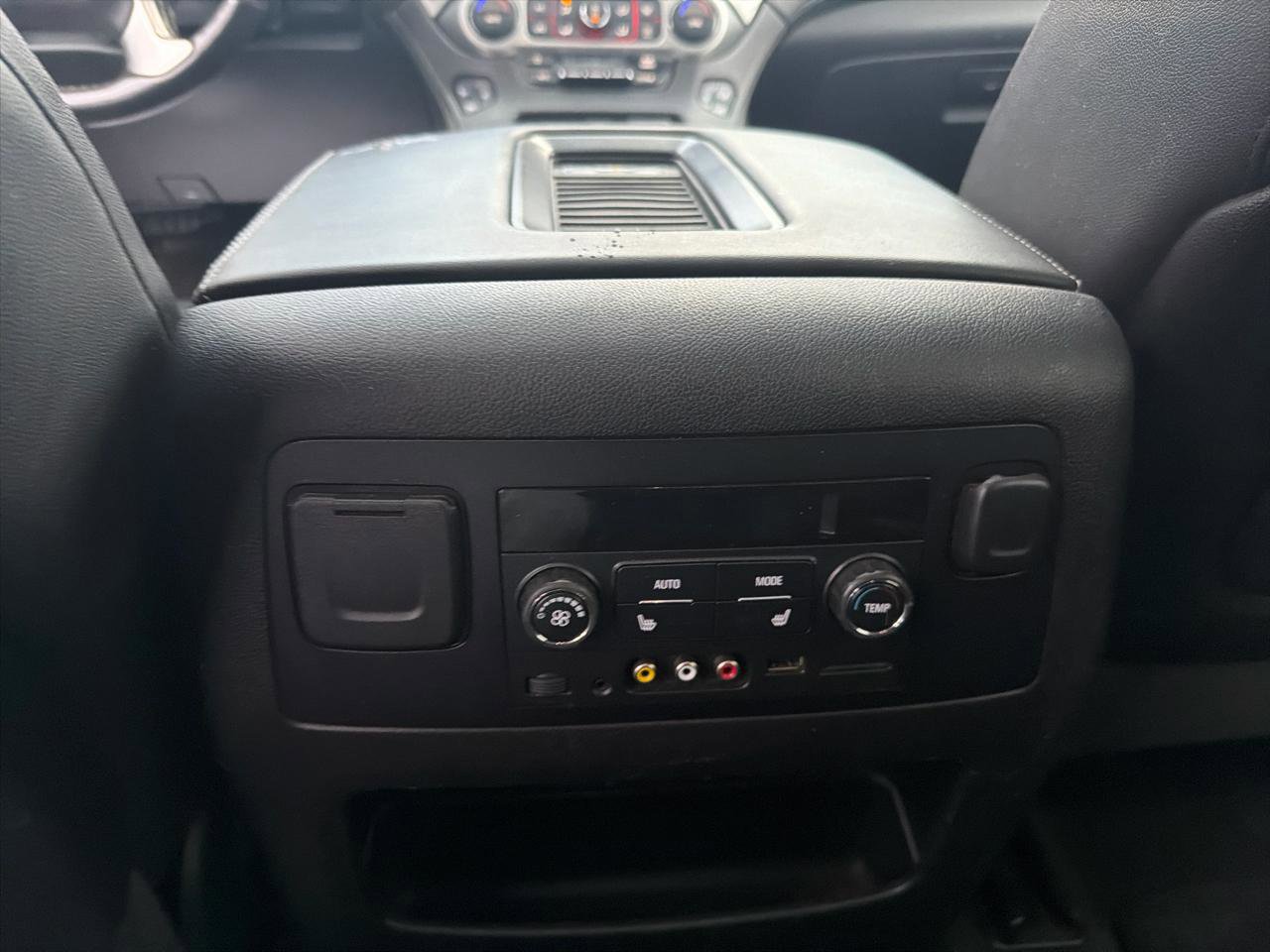 Used 2016 GMC Yukon XL SLT w/ Open Road Package image 22