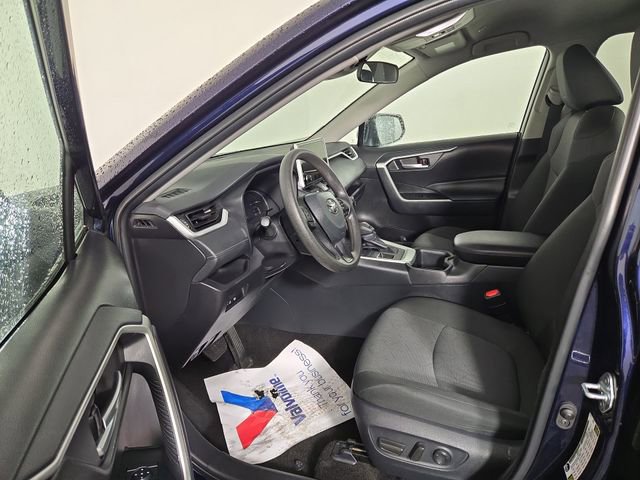 Used 2025 Toyota RAV4 XLE AWD/4WD image 12