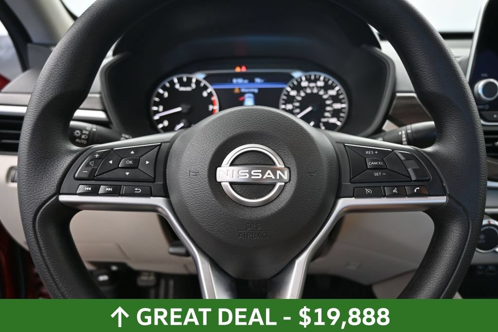 Used 2025 Nissan Altima 2.5 SV FWD image 30