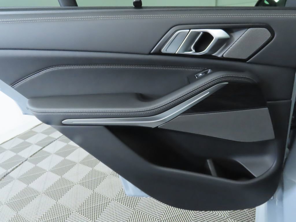New 2026 BMW X5 xDrive40i w/ Executive Package image 27