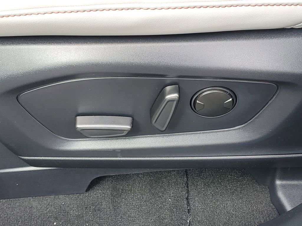 New 2026 Ford Explorer Active w/ Active Comfort Package image 8