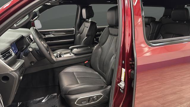 Used 2022 Jeep Wagoneer Series II AWD/4WD image 9