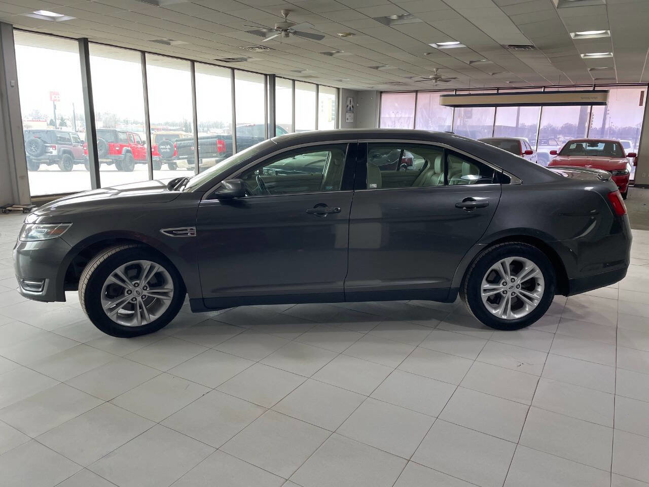 Used 2015 Ford Taurus SEL w/ Equipment Group 201A image 4