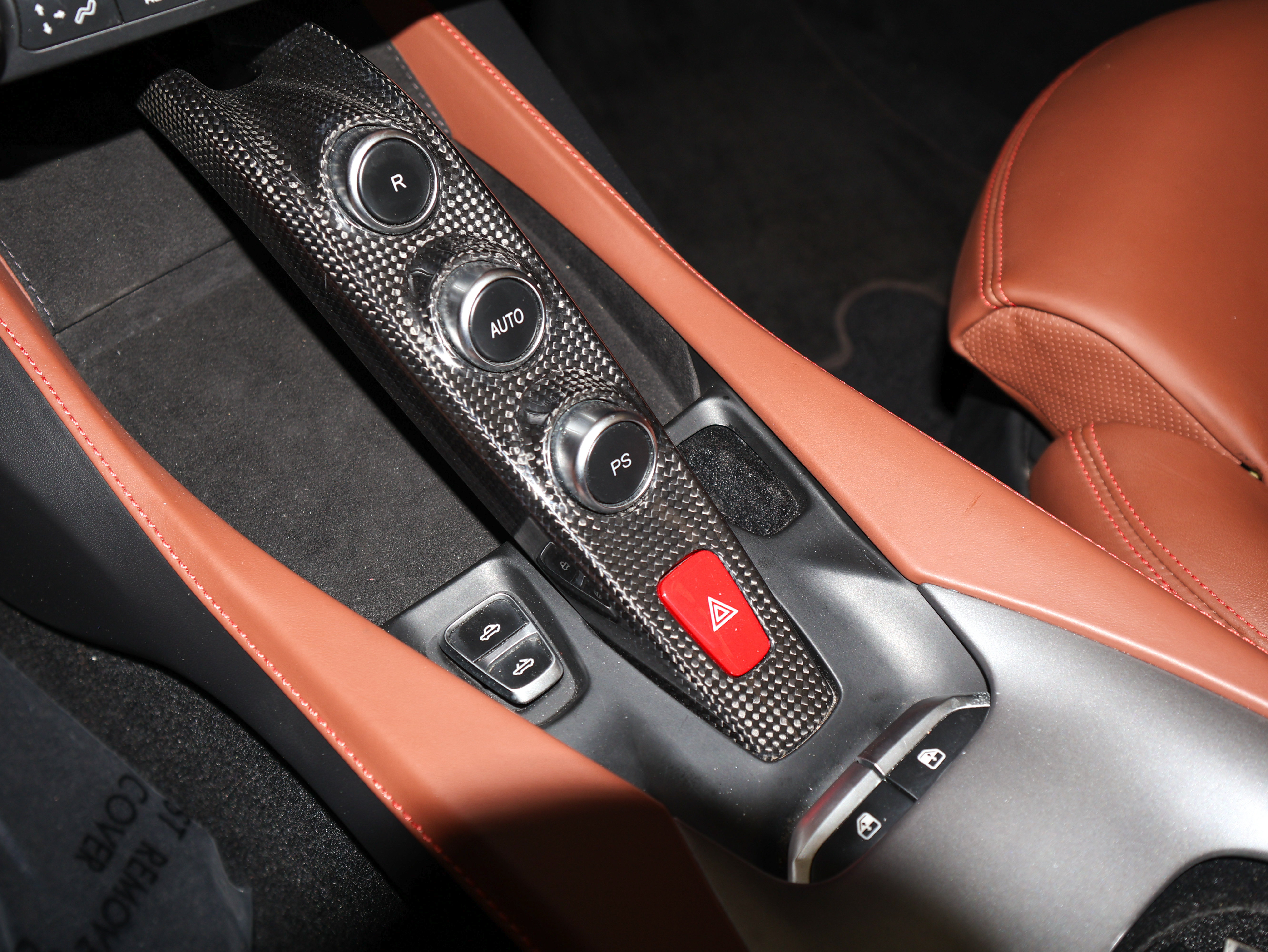 Used 2019 Ferrari Portofino RWD image 35