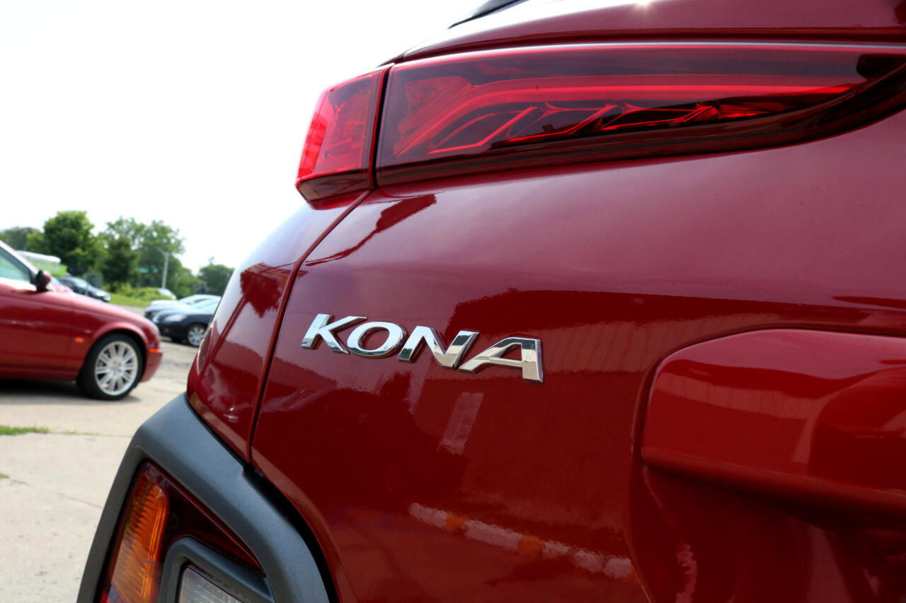 Used 2021 Hyundai Kona Limited w/ Winter Weather Package image 13