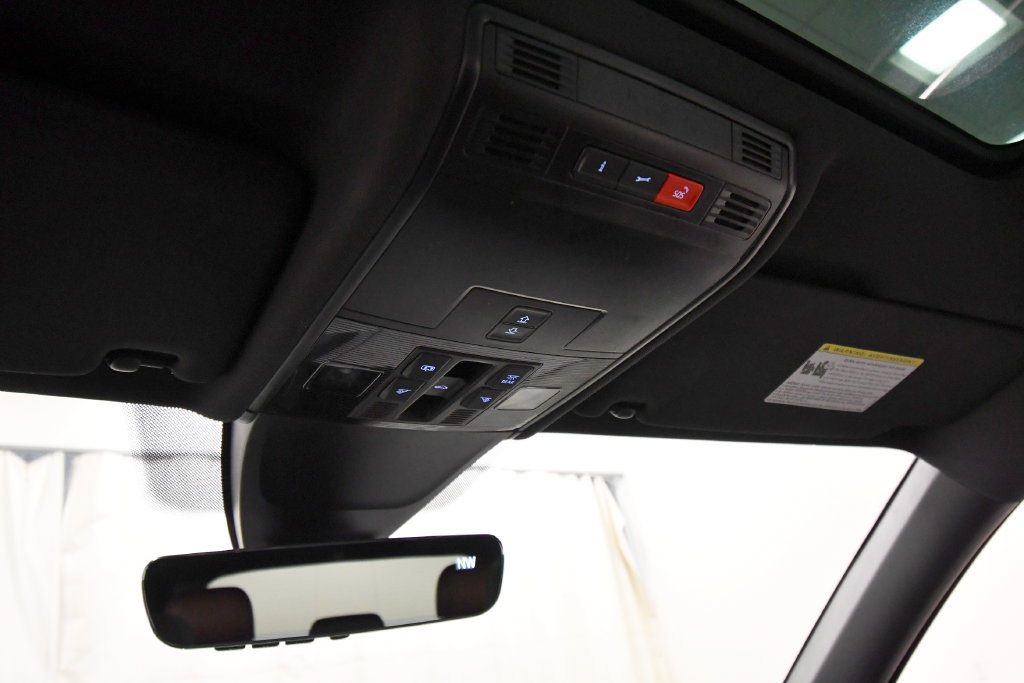 Used 2022 Volkswagen Tiguan SEL R-Line AWD/4WD image 27