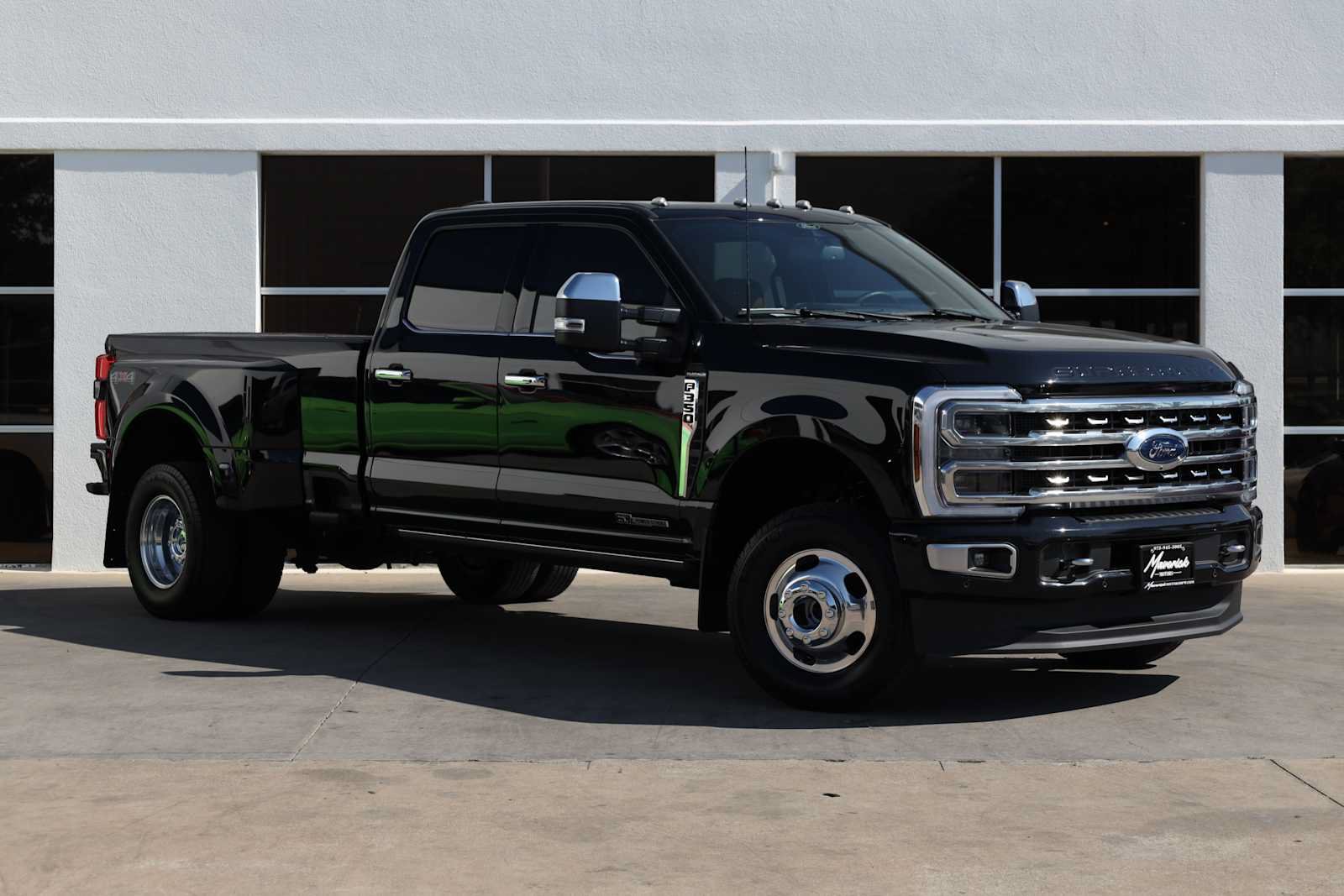 Used 2024 Ford F350 Platinum AWD/4WD image 7