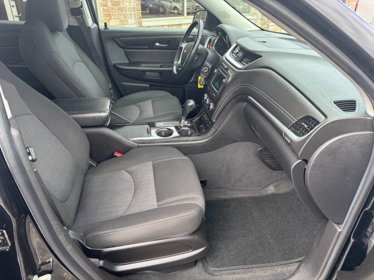 Used 2016 Chevrolet Traverse LT image 18