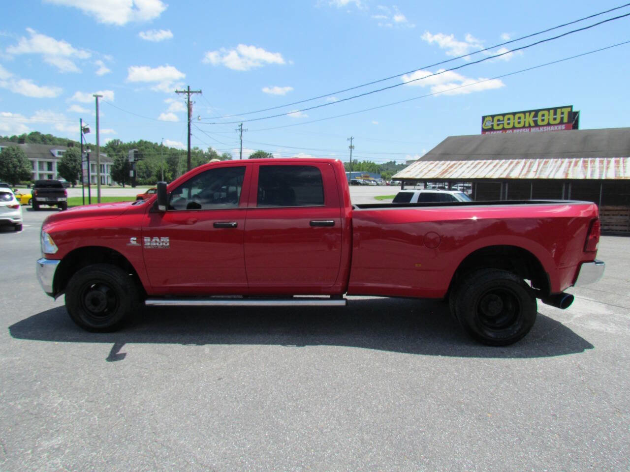 Used 2017 RAM 3500 Tradesman w/ Chrome Appearance Group image 4