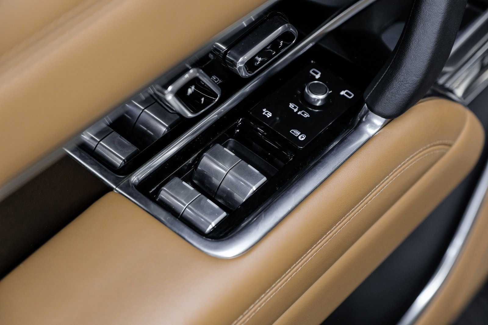 Used 2023 Land Rover Range Rover Autobiography image 50