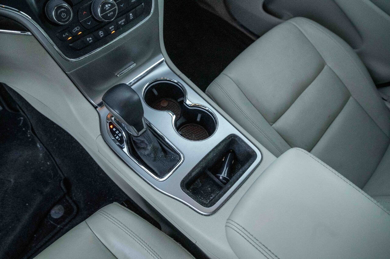 Used 2018 Jeep Grand Cherokee Limited image 14