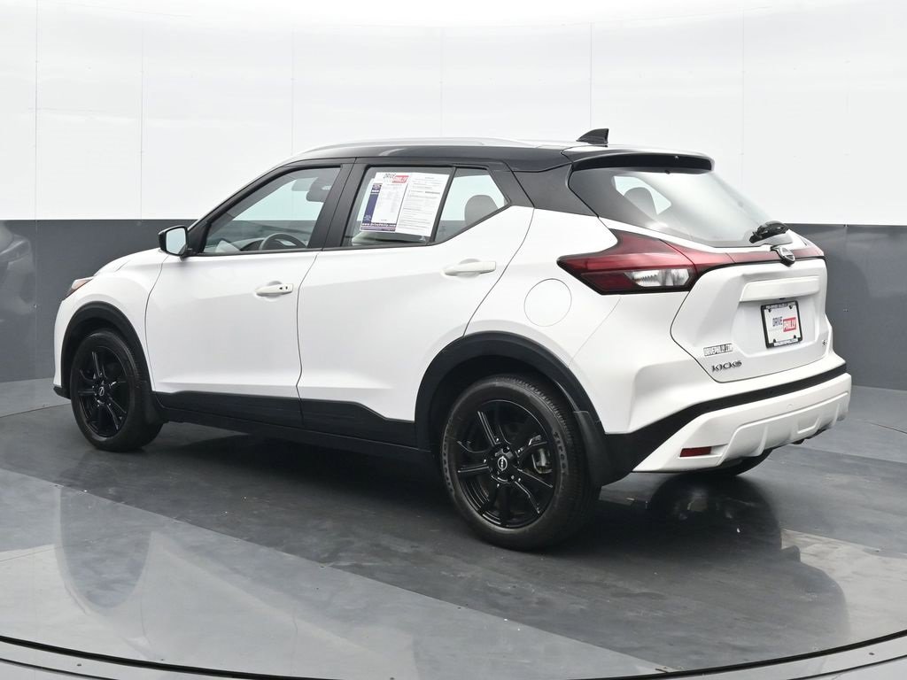 Used 2023 Nissan Kicks SV image 4