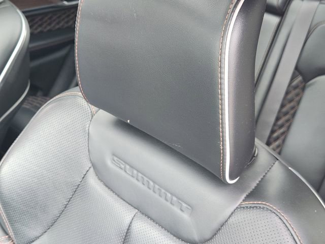 Used 2022 Jeep Grand Cherokee Summit w/ Luxury Tech Group V AWD/4WD image 12
