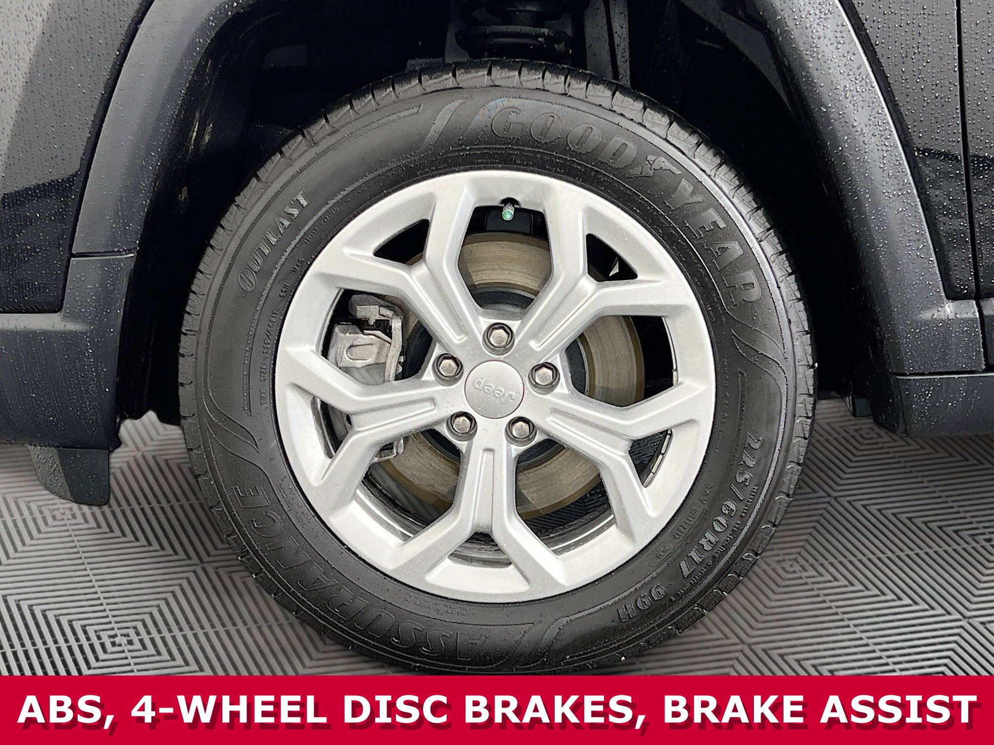 Used 2024 Jeep Compass Sport image 33