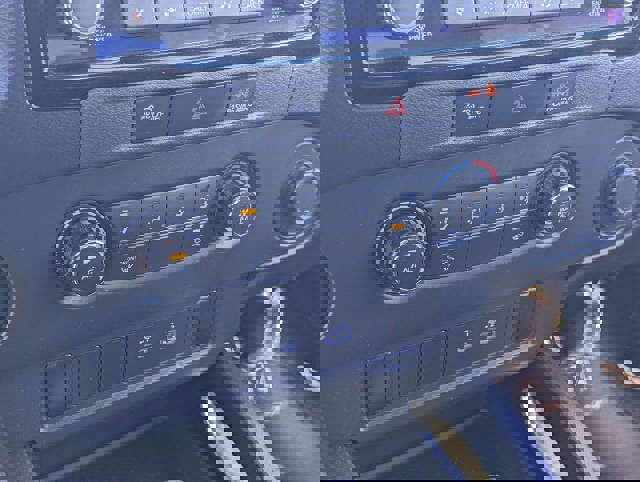 Certified 2024 Nissan Frontier SV image 26