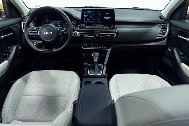 Used 2023 Kia Seltos SX w/ SX Sunroof Package image 22