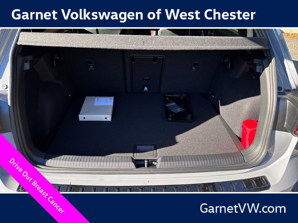 New 2026 Volkswagen GTI SE FWD image 28