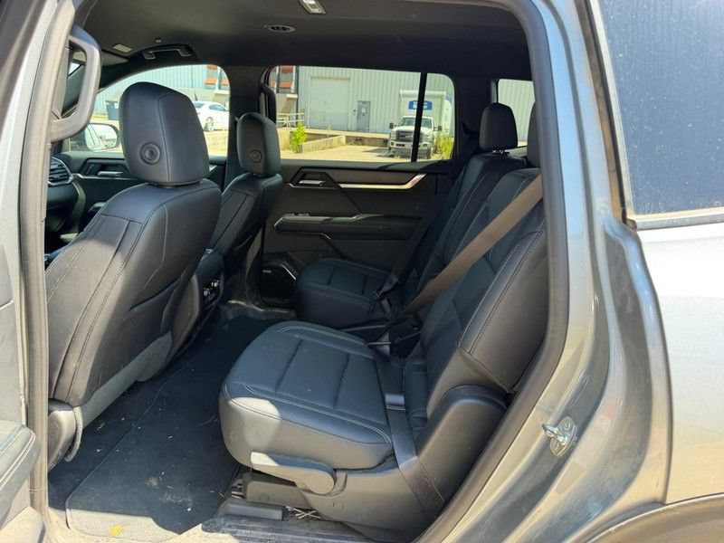 Used 2025 GMC Acadia Elevation w/ Elevation Premium Package FWD image 8