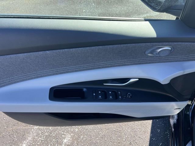 Certified 2025 Hyundai Elantra Limited image 16