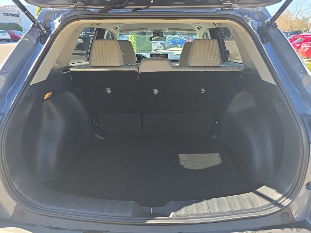 Used 2022 Toyota Corolla Cross LE image 12