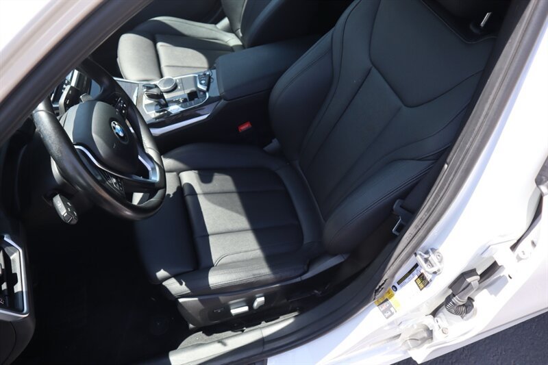Used 2021 BMW 330e w/ Driving Assistance Package RWD image 29