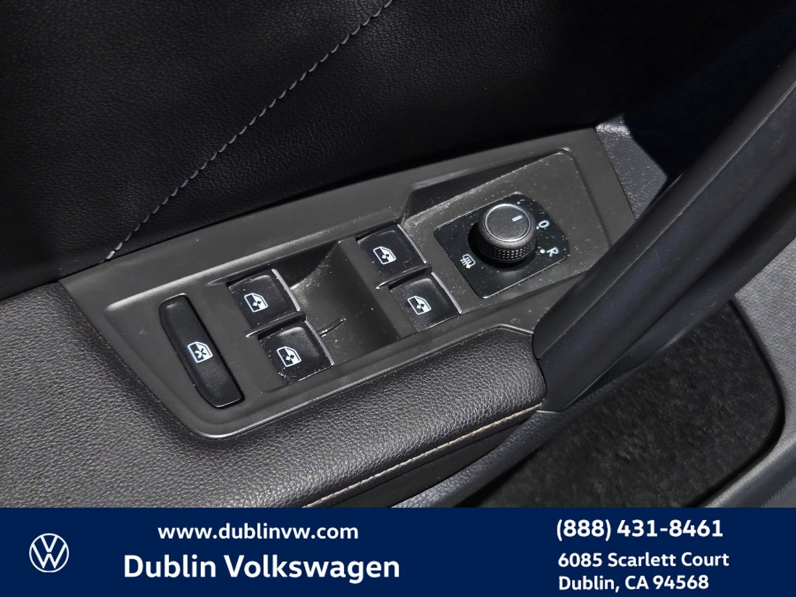 Certified 2023 Volkswagen Tiguan SE w/ Panoramic Sunroof Package FWD image 11