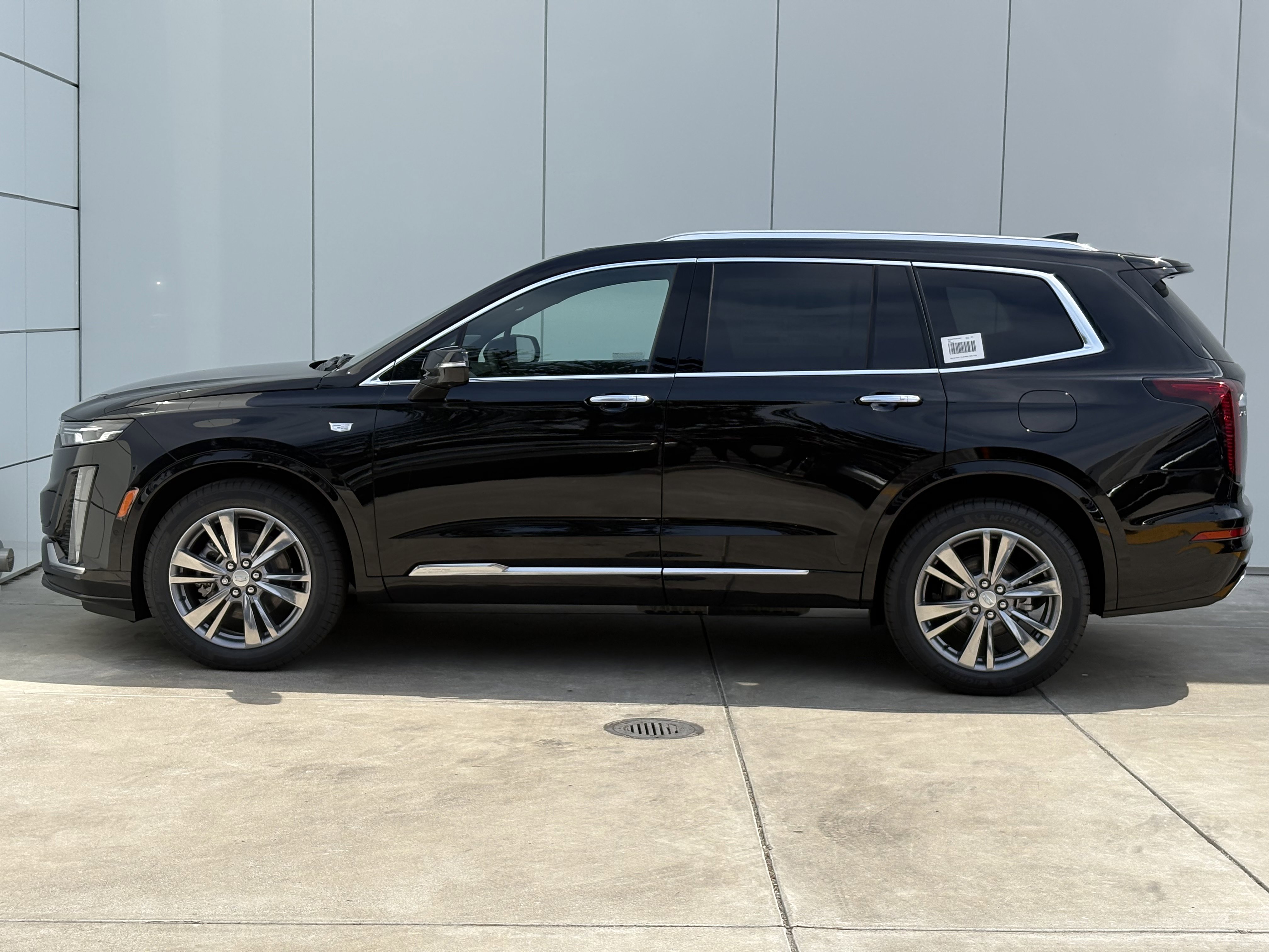 New 2025 Cadillac XT6 Premium Luxury w/ Technology Package image 4