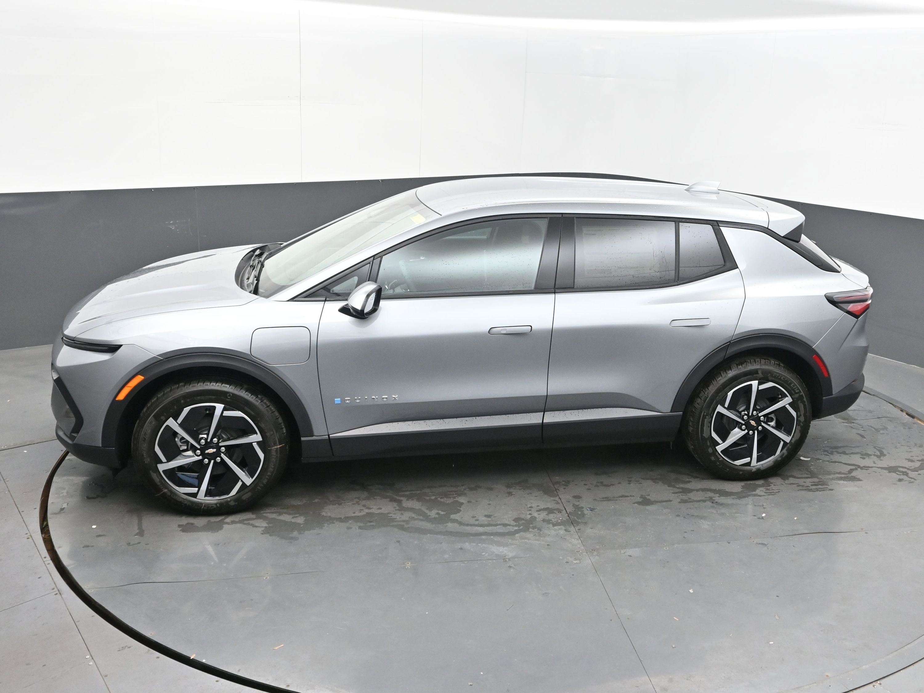 New 2026 Chevrolet Equinox EV LT image 35