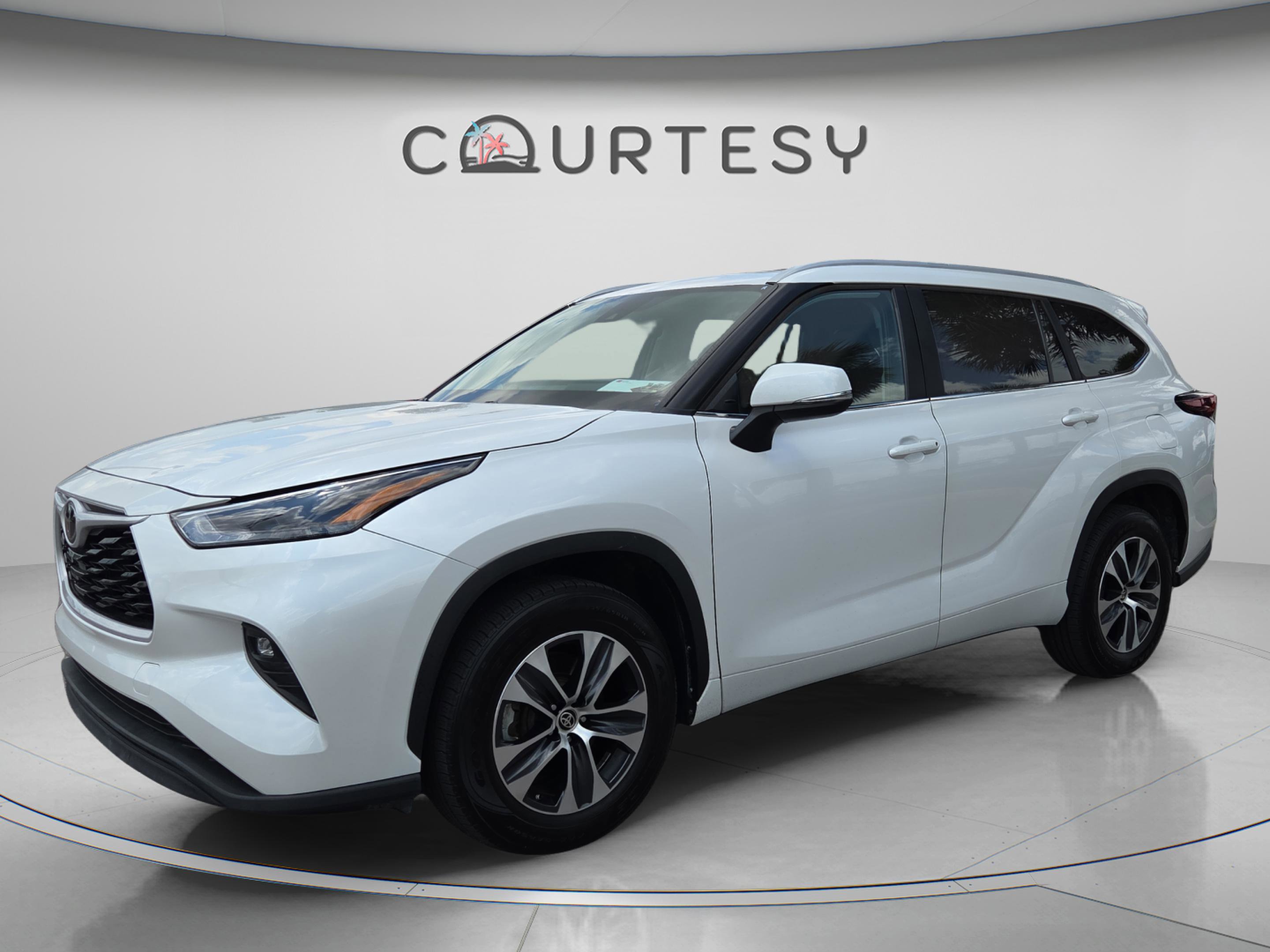 Certified 2024 Toyota Highlander XLE