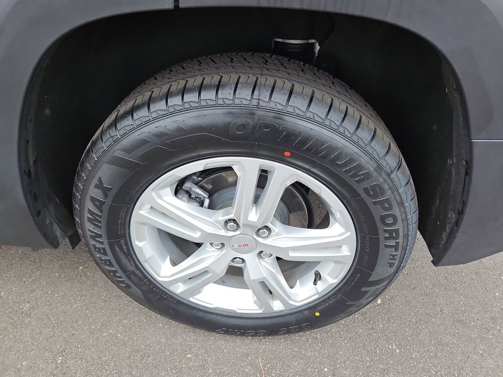 Used 2024 GMC Terrain SLE image 30