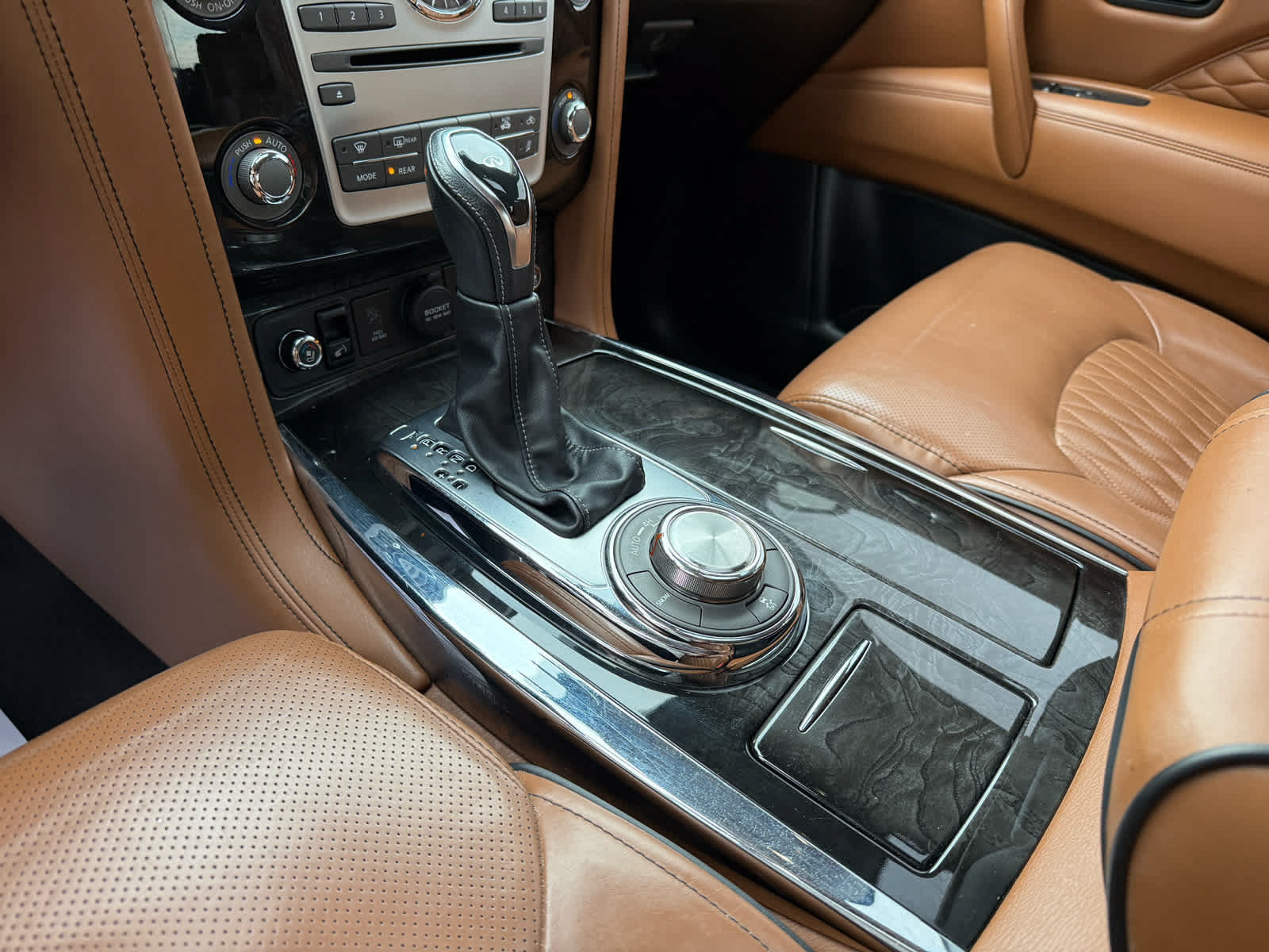 Used 2019 INFINITI QX80 Luxe w/ Proactive Package AWD/4WD image 22