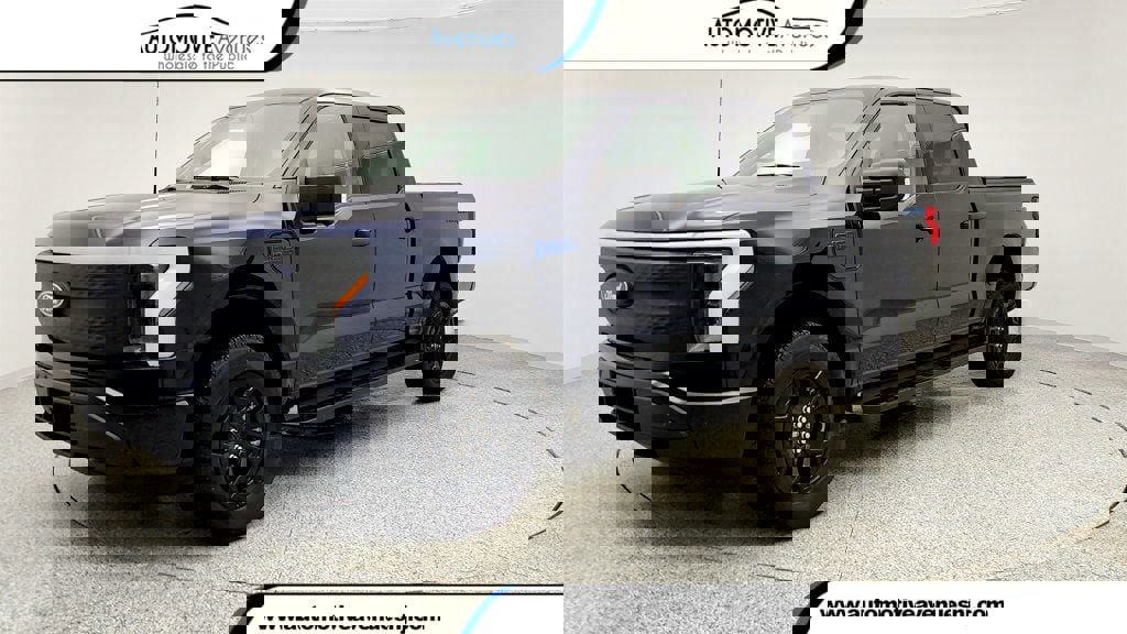Used 2025 Ford F150 Lightning XLT image 1