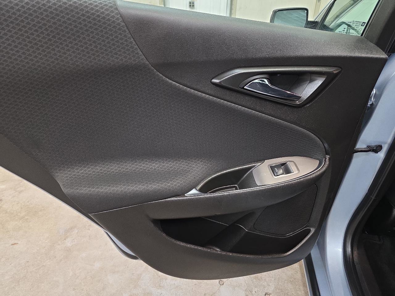 Used 2018 Chevrolet Malibu LT FWD image 38