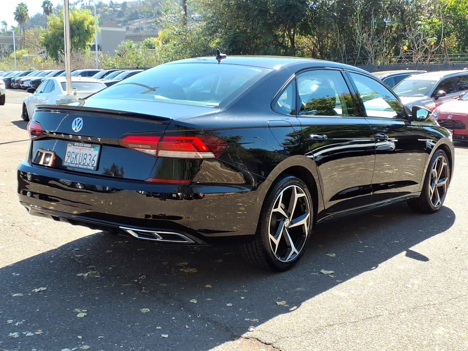 Used 2020 Volkswagen Passat 2.0T R-Line FWD image 4