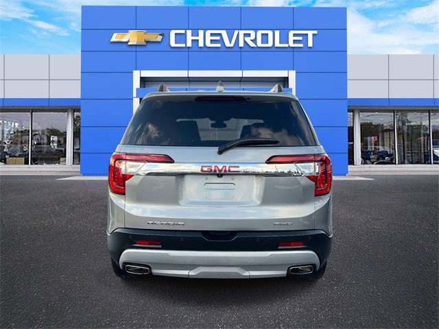 Used 2023 GMC Acadia SLT w/ Preferred Package image 6