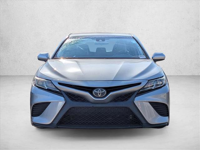 Used 2019 Toyota Camry SE image 2