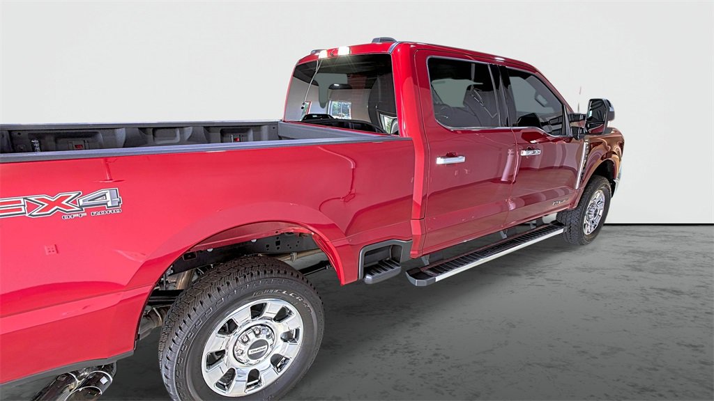 Used 2025 Ford F250 Lariat w/ Chrome Package image 4