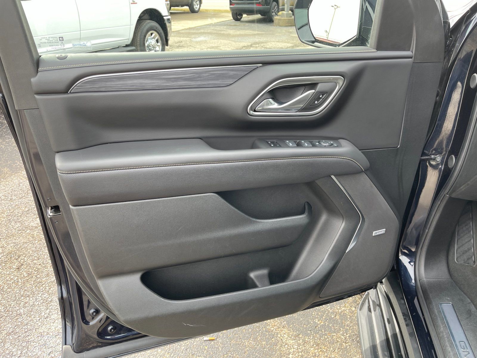 Used 2024 GMC Yukon SLT image 11