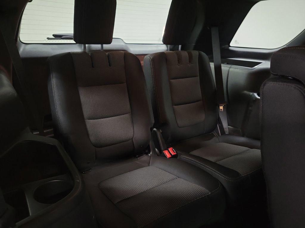 Used 2018 Ford Explorer XLT image 24