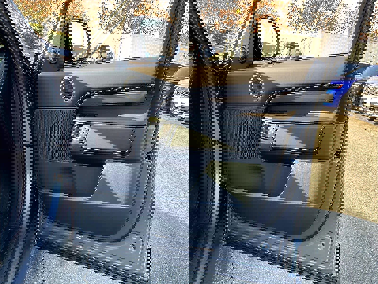 New 2025 Land Rover Discovery Metropolitan Edition image 30