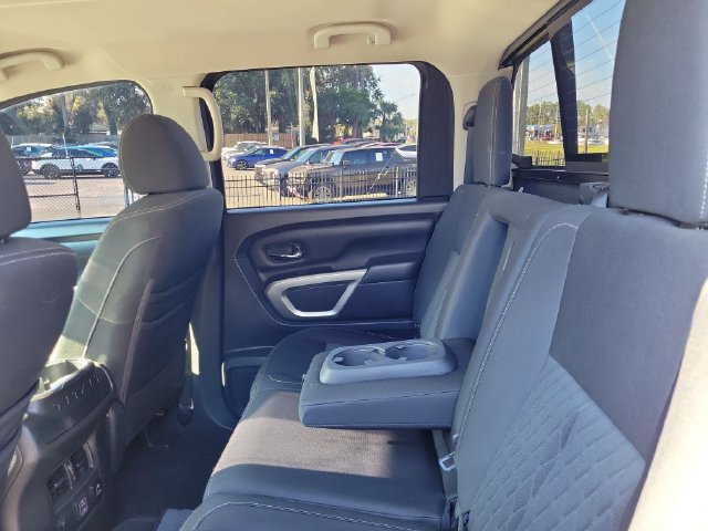 Used 2019 Nissan Titan SV w/ SV Convenience Package AWD/4WD image 12