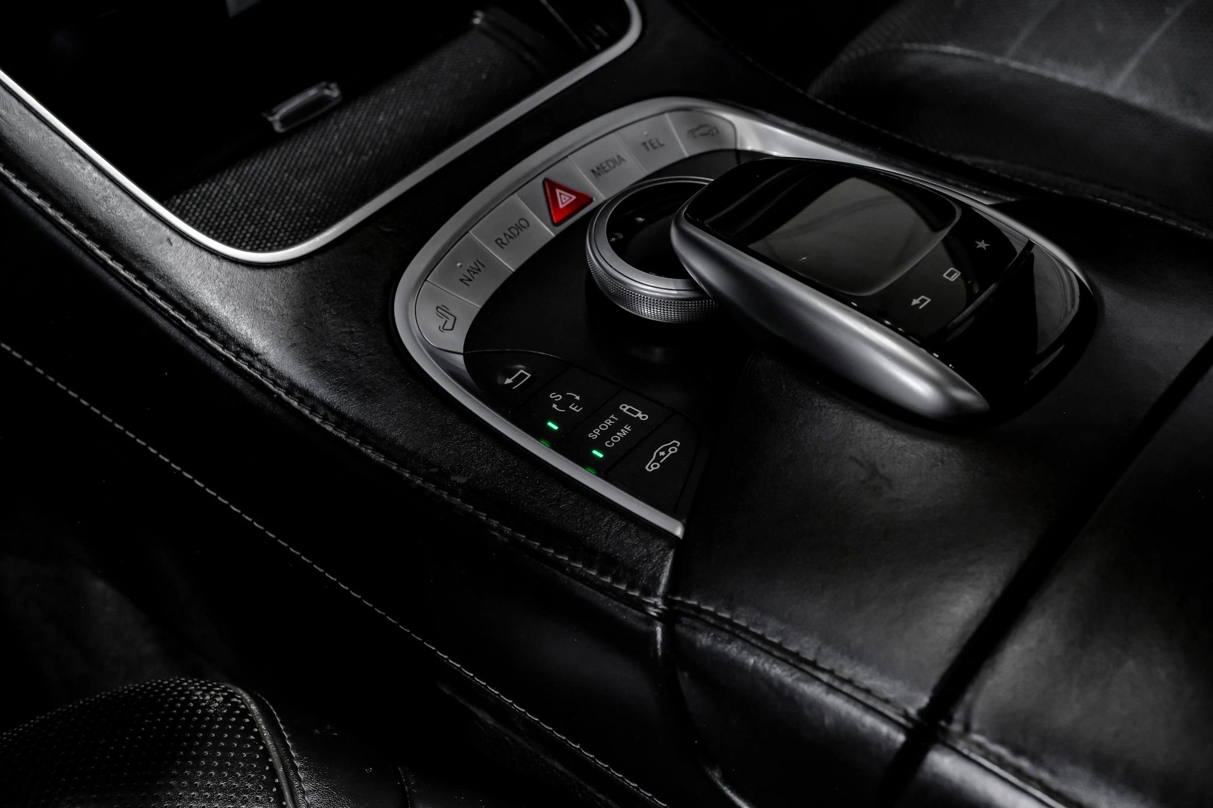 Used 2015 Mercedes-Benz S 550 Sedan w/ Sport Package w/ Sport Package image 32