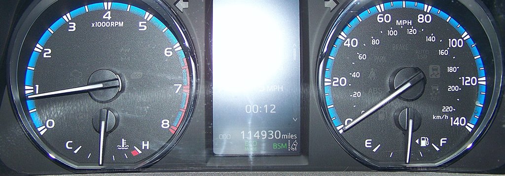 Used 2018 Toyota RAV4 Limited FWD image 9