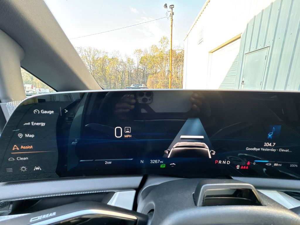 Used 2025 Cadillac Optiq Luxury 1 image 21