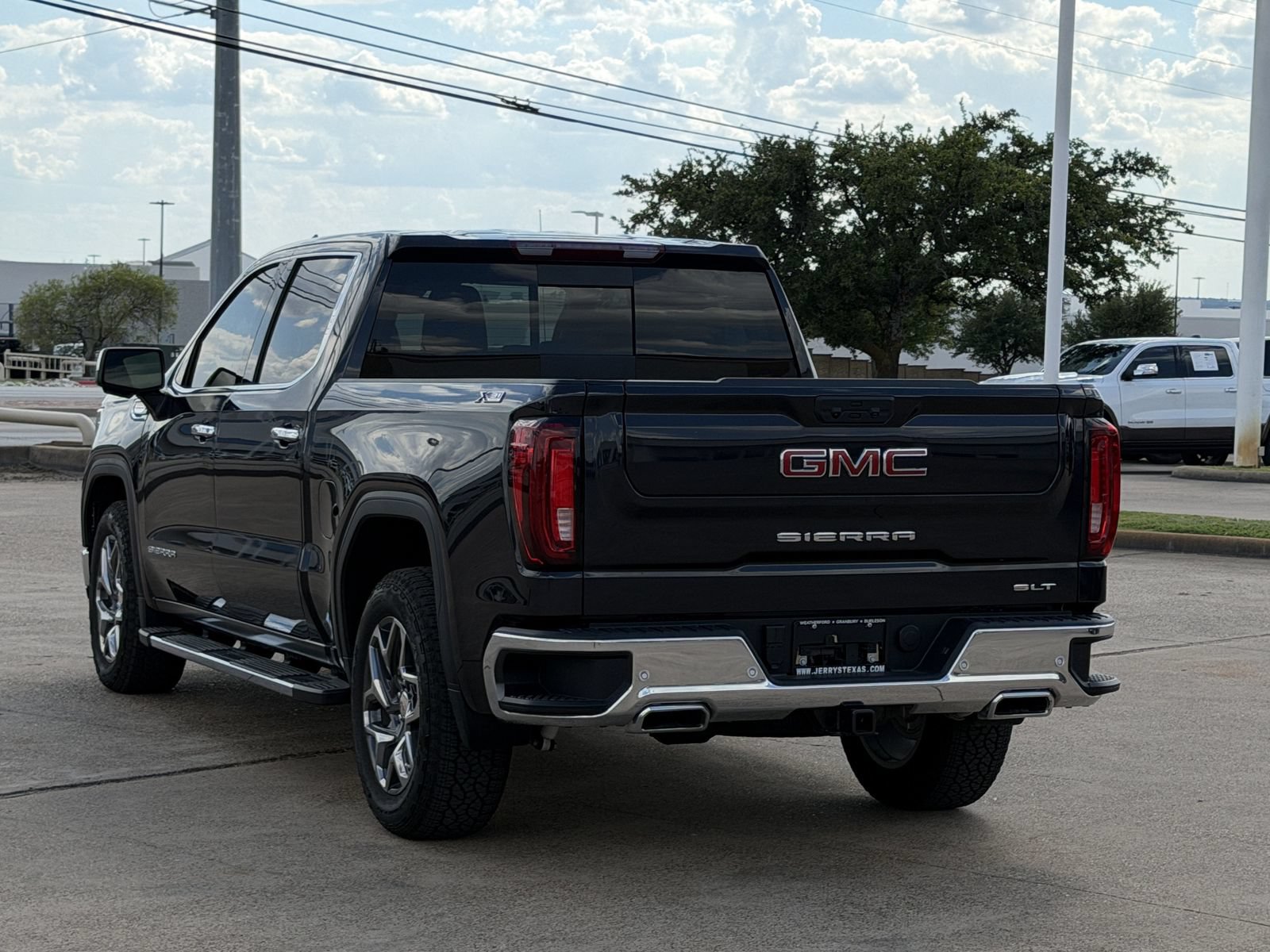 Used 2025 GMC Sierra 1500 SLT AWD/4WD image 6