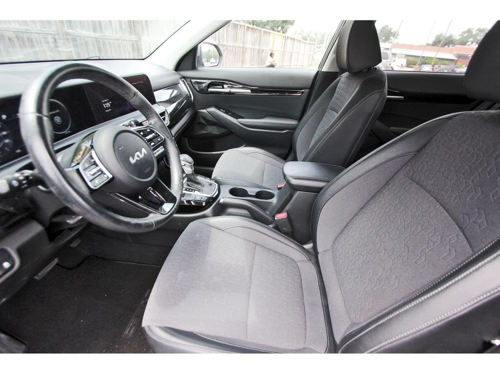 Used 2024 Kia Seltos S FWD image 15