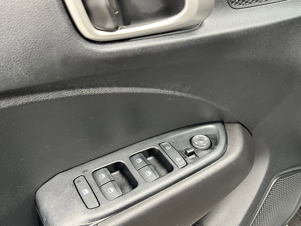 Used 2021 Hyundai Venue SEL image 13